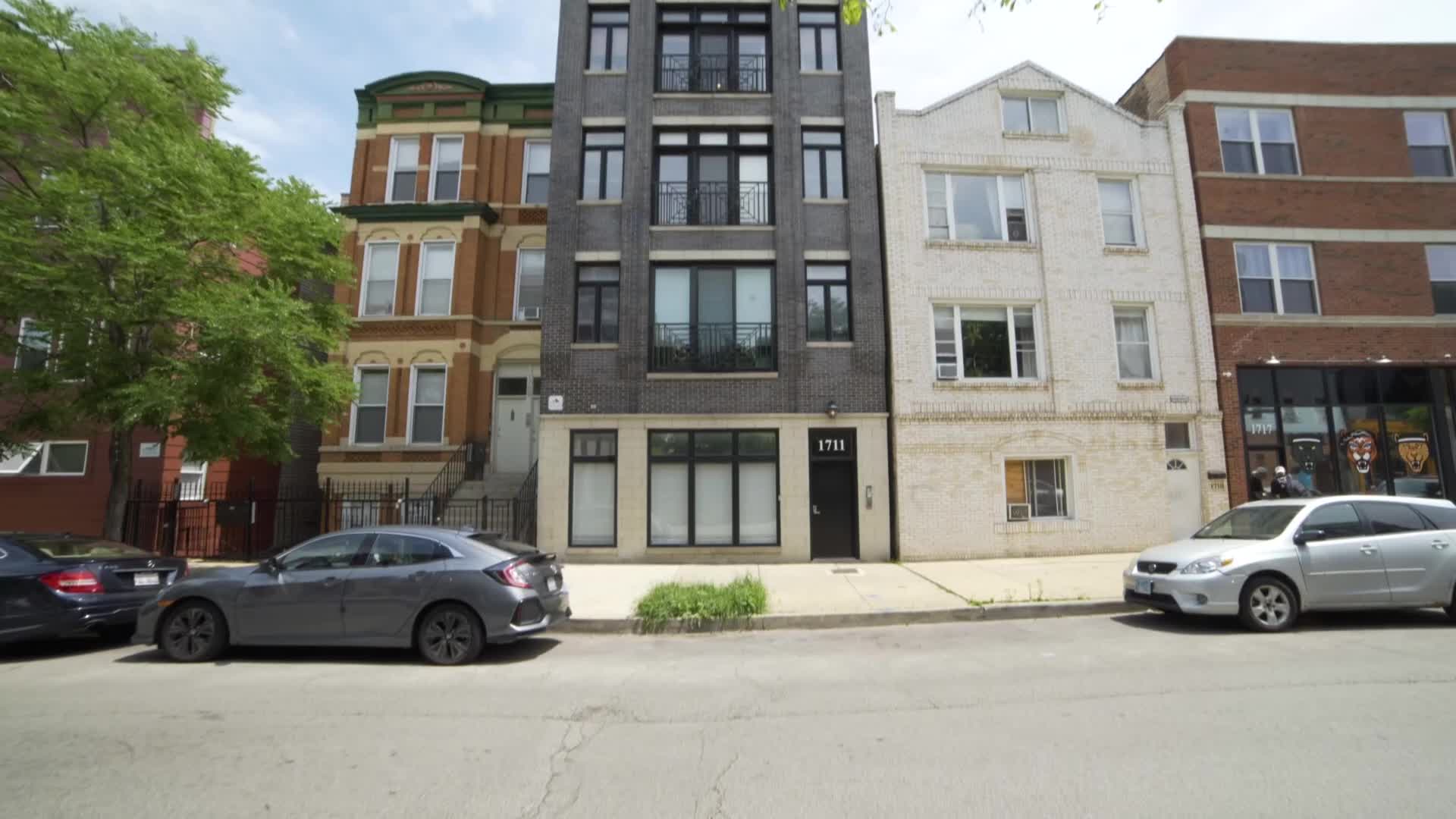 1711 S Racine Ave, Chicago (Unbranded)